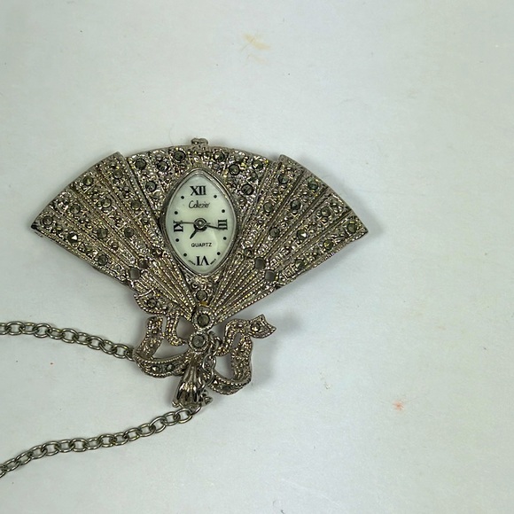 Vintagege Collezio Fan Watch Necklace and Earrings - Picture 4 of 8